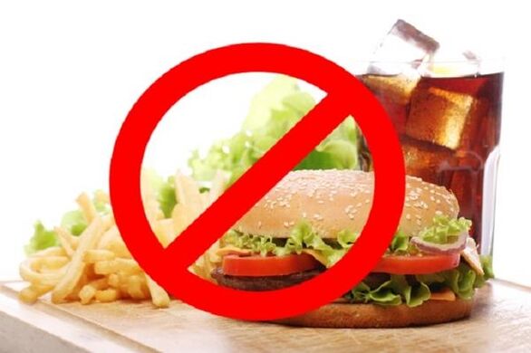 With gastritis, fast food and carbonated drinks are prohibited